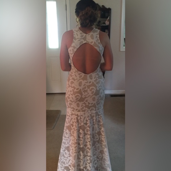 Sheer Embroidered White Gown, Issue New York, Size Small - Picture 3 of 11